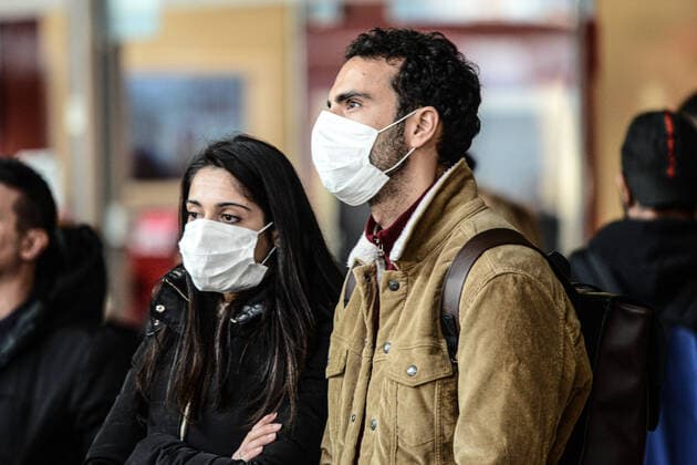 Italy: Psychosis Coronavirus in Turin Psychosis Coronavirus in Turin, a man wears a health mask in Turin, Piazza Castello, Italy. Turin Piedmont Turin Italy Copyright: AlbertoxGandolfo
