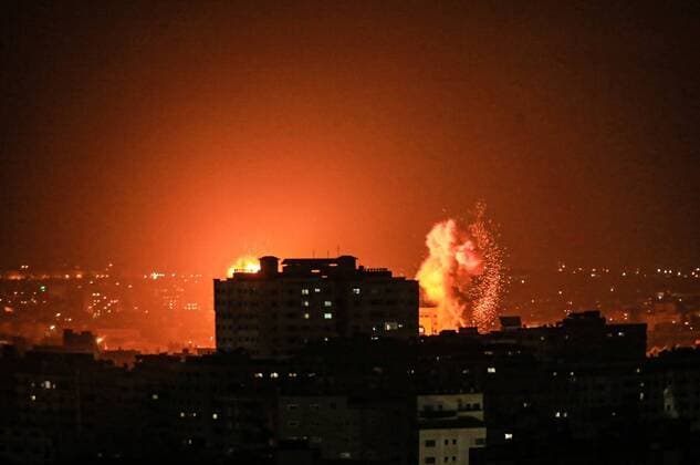 2020 Bilder des Jahres, News 02 Februar News Themen der Woche KW09 News Bilder des Tages February 24, 2020, Gaza City, The Gaza Strip, Palestine: An explosion caused by an Israeli airstrike in the middle of the Gaza Strip, Gaza City Palestine - ZUMAq100 20200224_zaa_q100_015 Copyright: xAbedxAlrahmanxAlkahloutx