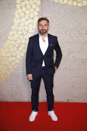 Tim Seyfi, der Schauspieler bei der Verleihung vom Ritterorden für Kunst und Literatur beim Soiree Francaise du Cinema im Rahmen der Berlinale in der Französischen Botschaft am 24.02.2020 in Berlin Berlinale 2020- Soiree Francaise du Cinema- Verleihung vom Orden Chevalier des Arts et des Lettre in Berlin