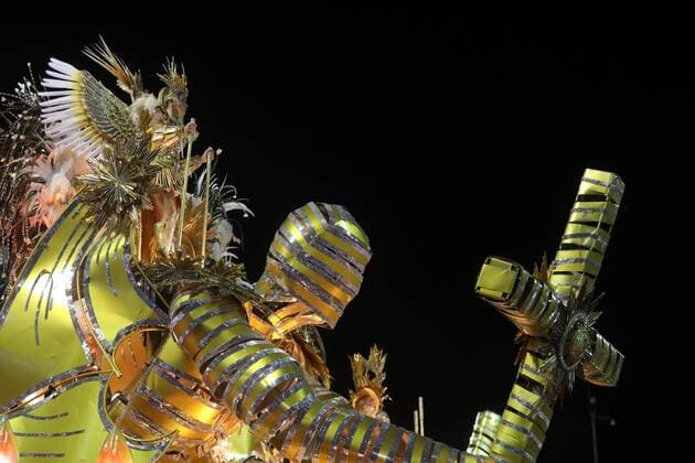 Members of Beija Flor samba school take part in the traditional carnival parade at the sambadrome in Rio de Janeiro, Brazil, 25 February 2020. Samba schools celebrate Carnival in Rio de Janeiro !ACHTUNG: NUR REDAKTIONELLE NUTZUNG!  Copyright: xFabioxMottax GRAF6169 20200225-637182206150732261