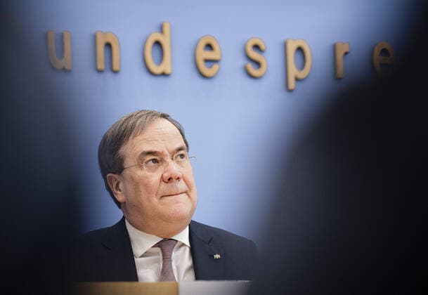 News Bilder des Tages Armin Laschet, Ministerpraesident des Landes NRW, aufgenommen im Rahmen einer Pressekonferenz, anlaesslich der Kandidatur fuer den CDU-Vorsitz in der Bundespressekonferenz in Berlin. 25.02.2020. Berlin Deutschland