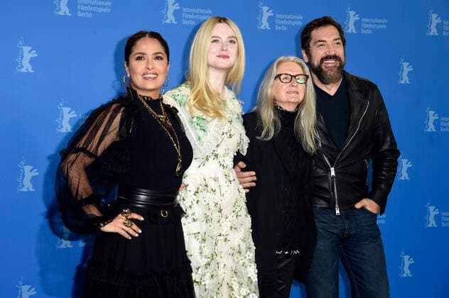Salma Hayek, Elle Fanning, Sally Potter und Javier Bardem beim Photocall zu The Roads Not Taken auf der Berlinale 2020 70. Internationale Filmfestspiele Berlin im Hotel Grand Hyatt. Berlin, 26.02.2020 *** Salma Hayek, Elle Fanning, Sally Potter and Javier Bardem at the photocall for The Roads Not Taken at the Berlinale 2020 70 Berlin International Film Festival at the Hotel Grand Hyatt Berlin, 26 02 2020 Foto:xN.xKubelkax xFuturexImage