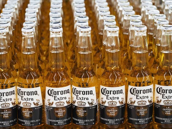 February 25, 2020, Kiev, Ukraine: Bottles of Corona beer on a shelf in a store. Kiev Ukraine - ZUMAs197 20200225_zab_s197_100 Copyright: xIgorxGolovniovx