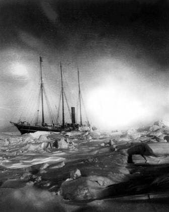 ROBERT E. Peary--Robert E. Peary, commander of the expedition to the North Pole, completed final preparations as The Roosevelt spent a long winter night locked in polar sea ice. (1902-1905) - CPL Archives Everett Collection CPL Archives Everett Collection PUBLICATIONXNOTxINxCANxCHNxFRAxITAxJPNxNORxPOLxRUSxESPxUKxUSA Copyright: xCPLxArchives EverettxCollectionx HBDROPE CL005