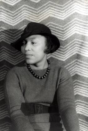 Zora Neale Hurston (1891-1960), African American author and member of the Harlem Renaissance. Hurston based her work on African American life in the rural South. Portrait by Carl Van Vechten, 1938. Courtesy Everett Collection PUBLICATIONXNOTxINxCANxCHNxFRAxITAxJPNxNORxPOLxRUSxESPxUKxUSA Copyright: xCourtesyxEverettxCollectionx HISL002 EC240