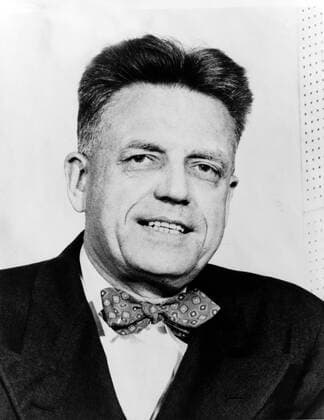 Alfred Kinsey (1894-1956), Harvard educated scientist, headed Indiana University s Institute for Sex Research. He shocked conventional morality with his 1948 and 1953 scientific books on human sexual behavior, 1953 portrait. Courtesy Everett Collection PUBLICATIONXNOTxINxCANxCHNxFRAxITAxJPNxNORxPOLxRUSxESPxUKxUSA Copyright: xCourtesyxEverettxCollectionx HISL006 EC211