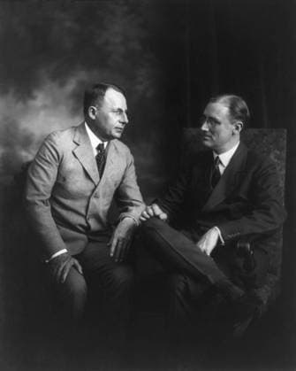 Formal portrait of 1920 Democratic presidential running mates, Ohio Governor James Cox and Franklin D. Roosevelt. July 30, 1920. Courtesy Everett Collection PUBLICATIONXNOTxINxCANxCHNxFRAxITAxJPNxNORxPOLxRUSxESPxUKxUSA Copyright: xCourtesyxEverettxCollectionx HISL013 EC113