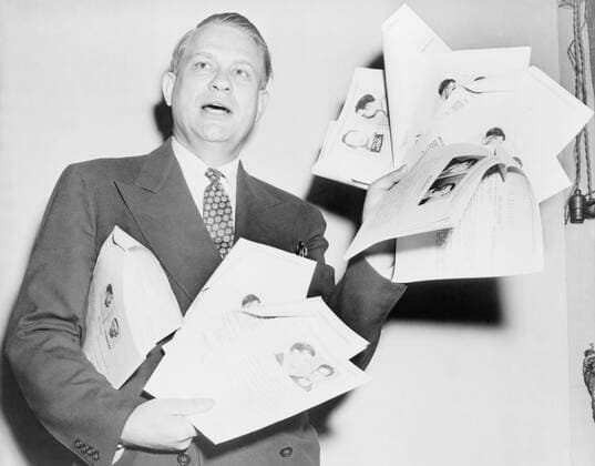 Congresssman Martin Dies criminal records of CIO officials in 1941, in his role as creator and chairman of the House Committee Investigating Un-American Activities. The committee, would become the post-war platform for anti-communists and McCarthyism. Courtesy Everett Collection PUBLICATIONXNOTxINxCANxCHNxFRAxITAxJPNxNORxPOLxRUSxESPxUKxUSA Copyright: xCourtesyxEverettxCollectionx HISL014 EC196