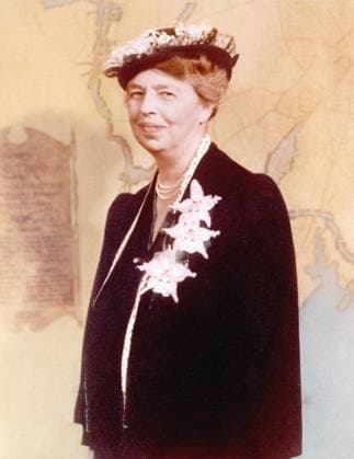Eleanor Roosevelt. Hand colored photograph circa 1936. Courtesy Everett Collection PUBLICATIONXNOTxINxCANxCHNxFRAxITAxJPNxNORxPOLxRUSxESPxUKxUSA Copyright: xCourtesyxEverettxCollectionx HISL032 EC034
