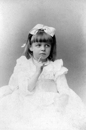 BerÃ¼hmte Feministinnen, Eleanor Roosevelt Eleanor Roosevelt s at the age of five. She was the daughter of Elliott Roosevelt the younger brother of Theodore. 1889. Courtesy Everett Collection PUBLICATIONXNOTxINxCANxCHNxFRAxITAxJPNxNORxPOLxRUSxESPxUKxUSA Copyright: xCourtesyxEverettxCollectionx HISL032 EC064