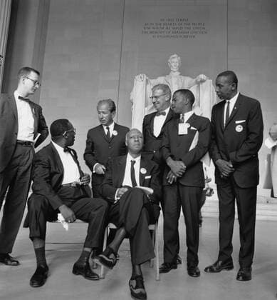 Leaders of the 1963 March on Washington at the Lincoln Memorial. L to R: Mathew Ahmann, Cleveland Robinson, Rabbi Joachim Prinz, A. Philip Randolph, Joseph Rauh, John Lewis, Floyd McKissick. Aug. 8, 1963. Courtesy Everett Collection PUBLICATIONXNOTxINxCANxCHNxFRAxITAxJPNxNORxPOLxRUSxESPxUKxUSA Copyright: xCourtesyxEverettxCollectionx HISL033 EC493