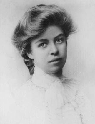 BerÃ¼hmte Feministinnen, Eleanor Roosevelt Eleanor Roosevelt in a 1898 portrait at about age 15. 1898. The following year she attended a progressive English finishing school, the Allenwood Academy in London (BSLOC_2013_6_20) Courtesy Everett Collection PUBLICATIONXNOTxINxCANxCHNxFRAxITAxJPNxNORxPOLxRUSxESPxUKxUSA Copyright: xCourtesyxEverettxCollectionx HISL035 EC462