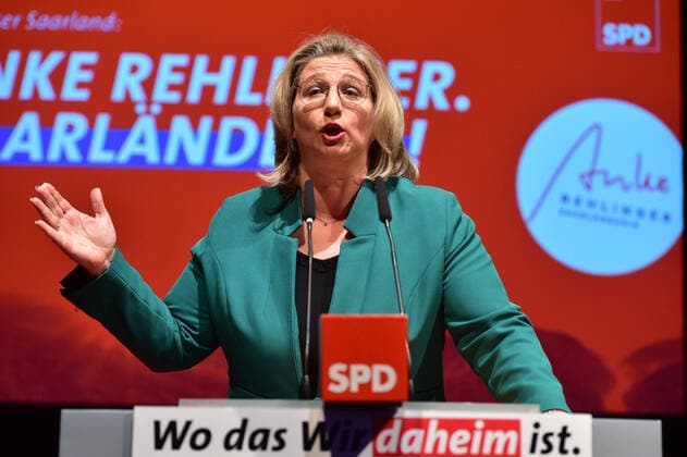 Das 39. Aschermittwochstreffen der Saar SPD findet am Mittwoch (26.2.2020) in Rehlingen-Siersburg statt. Haupredner sind Saar-Wirtschaftsministerin Anke Rehlinger und der Bundesarbeitsminister Hubertus Heil. Hier der die Rede Anke Rehlingers. *** The 39 Ash Wednesday meeting of the Saar SPD takes place on Wednesday 26 2 2020 in Rehlingen Siersburg Keynote speakers are Saar Minister of Economics Anke Rehlinger and Federal Minister of Labour Hubertus Heil. © bub