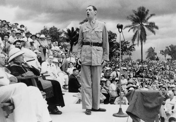General Charles de Gaulle speaking at the African-French Conference in Brazzaville, Congo, 1944. Brazzaville Conference began major reforms in French colonial policy. World War 2. (BSLOC_2014_8_144) For usage credit please use; PUBLICATIONXNOTxINxCANxCHNxFRAxITAxJPNxNORxPOLxRUSxESPxUKxUSA Copyright: xCourtesyxEverettxCollectionx HISL037 EC608