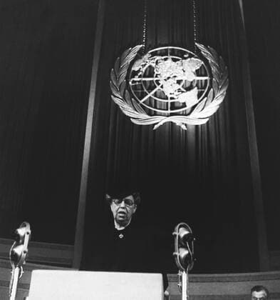 BerÃ¼hmte Feministinnen, Eleanor Roosevelt Eleanor Roosevelt speaking before United Nations in Central Hall, Westminster, London. The former first lady was attending the first meeting of the U.N. General Assembly. January 1946. (BSLOC_2014_13_28) For usage credit please use; PUBLICATIONXNOTxINxCANxCHNxFRAxITAxJPNxNORxPOLxRUSxESPxUKxUSA Copyright: xCourtesyxEverettxCollectionx HISL038 EC513