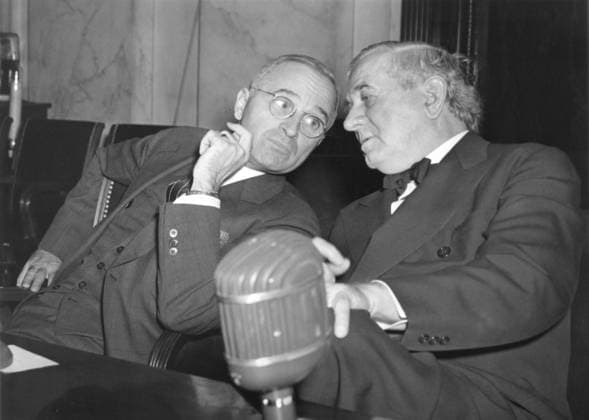 Senators Harry Truman and Tom Connally in an off-mike conversation on Oct.31, 1941. They are reacting to news that the American destroyer Reuban James had been sunk by a German submarine while on convoy duty near Iceland. Of the 159-man crew, only 44 surv For usage credit please use; PUBLICATIONXNOTxINxCANxCHNxFRAxITAxJPNxNORxPOLxRUSxESPxUKxUSA Copyright: xCourtesyxEverettxCollectionx HISL038 EC599