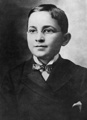 Harry Truman, the 33rd President of the U.S. at age 8. Ca. 1892. - (BSLOC_2014_15_2) For usage credit please use; PUBLICATIONXNOTxINxCANxCHNxFRAxITAxJPNxNORxPOLxRUSxESPxUKxUSA Copyright: xCourtesyxEverettxCollectionx HISL038 EC757