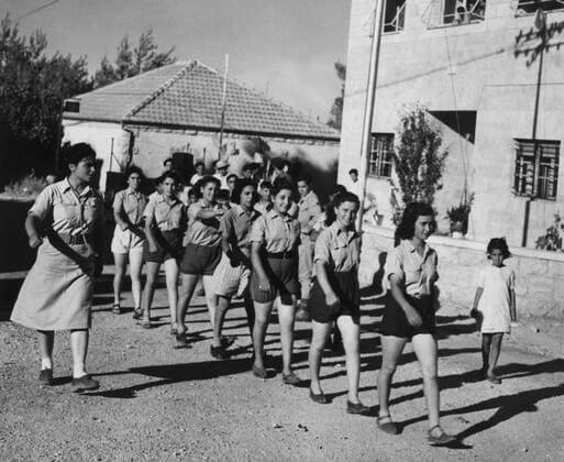 Jewish girls receive military training from the militant Jewish group, Irgun, June 27, 1948. Irgun, was a Zionist paramilitary group that operated in Palestine between 1931 and 1948. - (BSLOC_2014_15_204) For usage credit please use; PUBLICATIONXNOTxINxCANxCHNxFRAxITAxJPNxNORxPOLxRUSxESPxUKxUSA Copyright: xCourtesyxEverettxCollectionx HISL038 EC763