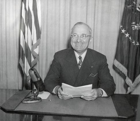 President Harry Truman delivering a radio speech on Jan. 2, 1946. He addressed the program for the return to peacetime economy. - (BSLOC_2014_15_9) For usage credit please use; PUBLICATIONXNOTxINxCANxCHNxFRAxITAxJPNxNORxPOLxRUSxESPxUKxUSA Copyright: xCourtesyxEverettxCollectionx HISL038 EC892