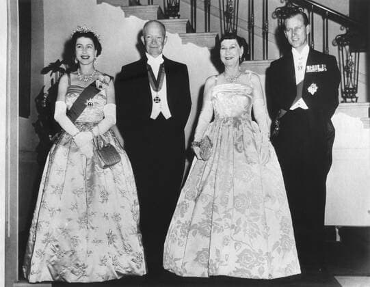 Queen Elizabeth II, President and Mrs. Eisenhower, and Prince Philip before a State Dinner. The White House. Oct. 17, 1957. - (BSLOC_2014_16_215) For usage credit please use; PUBLICATIONXNOTxINxCANxCHNxFRAxITAxJPNxNORxPOLxRUSxESPxUKxUSA Copyright: xCourtesyxEverettxCollectionx HISL039 EC032
