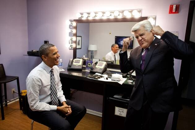 President Barack Obama and Jay Leno joke backstage at NBC Studios in Burbank, Calif. Oct. 25, 2011. (BSLOC_2015_3_108) For usage credit please use; The White House PUBLICATIONXNOTxINxCANxCHNxFRAxITAxJPNxNORxPOLxRUSxESPxUKxUSA Copyright: xCourtesyxEverettxCollectionx HISL039 EC626