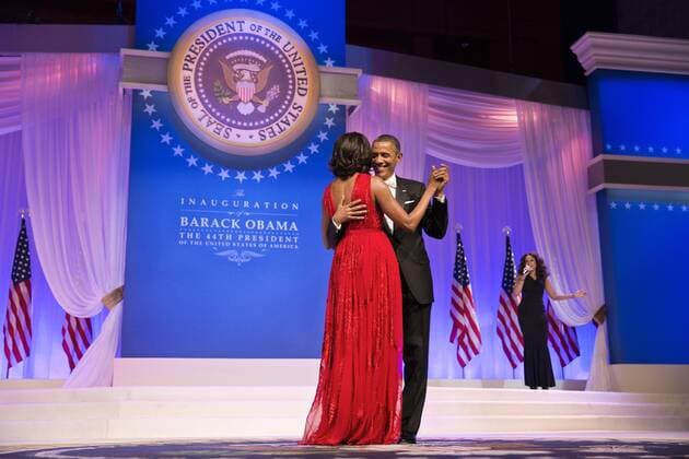 President Barack and Michelle Obama dance at the Commander in Chief Inaugural Ball. Jan 21, 2013. They danced to Let s Stay Together performed by Jennifer Hudson (right). The First Lady s red evening gown was designed by Jason Wu. (BSLOC_2015_3_48) For usage credit please use; The White House PUBLICATIONXNOTxINxCANxCHNxFRAxITAxJPNxNORxPOLxRUSxESPxUKxUSA Copyright: xCourtesyxEverettxCollectionx HISL039 EC785