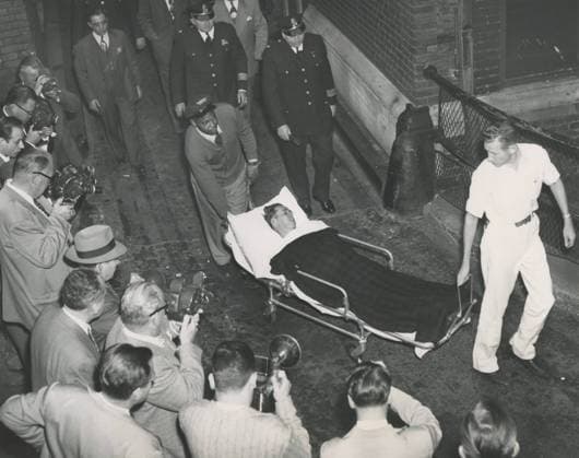 Puerto Rican nationalist, Oscar Collazo, 37, attempted to assassinate President Truman. On Nov. 1, 1950, with Griselio Torresola, he stormed Trumans residence and both were wounded by Secret Service guards. Photo shows Collazo in transfer between hospital For usage credit please use; PUBLICATIONXNOTxINxCANxCHNxFRAxITAxJPNxNORxPOLxRUSxESPxUKxUSA Copyright: xCourtesyxEverettxCollectionx HISL046 EC836