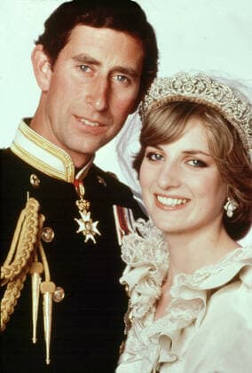 Wedding portrait of PRINCE CHARLES and LADY DIANA SPENCER, 1981 Courtesy Everett Collection PUBLICATIONXNOTxINxCANxCHNxFRAxITAxJPNxNORxPOLxRUSxESPxUKxUSA Copyright: xCourtesyxEverettxCollectionx PSDPRCH EC001
