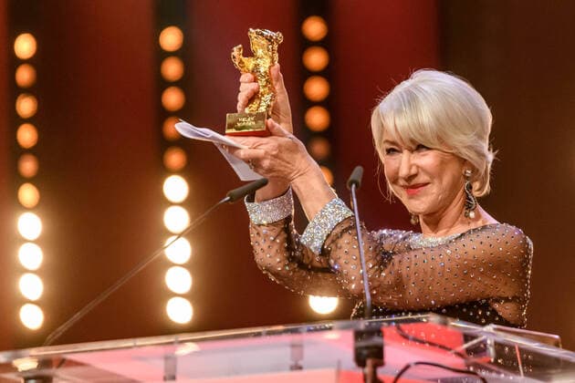 2020 Bilder des Jahres, Entertainment 02 Februar Entertainment Bilder des Tages Schauspielerin Helen Mirren während dder Verleihung des Goldenen Ehrenbären an Helen Mirren bei den 70. Internationalen Filmfestspiele Berlin snapshot-photography xF.Boillot *** Actress Helen Mirren during the award of the Golden Honorary Bear to Helen Mirren at the 70 International Film Festival Berlin snapshot photography xF Boillot
