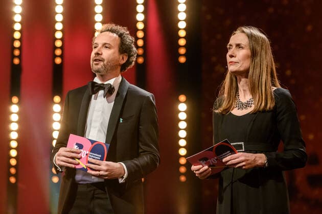 Künstlerischer Leiter der Berlinale Carlo Chatrian und Geschäftsführerin der Berlinale Mariette Rissenbeek während der Verleihung des Goldenen Ehrenbären an Helen Mirren bei den 70. Internationalen Filmfestspiele Berlin snapshot-photography xF.Boillot