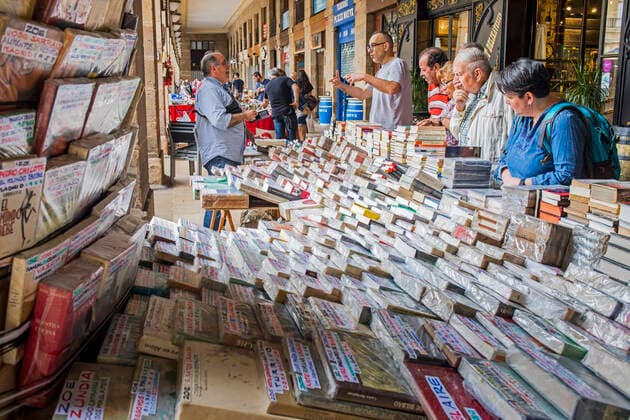Second hand book store, Sunday market, Plaza Nueva, Bilbao, Biscay, Basque Country, Spain Bilbao Spain Copyright: xLucasxVallecillosx xVWPicsx LVM-Bi.Cv.0072