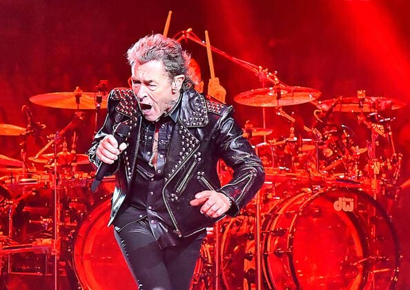 2020 Bilder des Jahres, Entertainment 02 Februar Entertainment Bilder des Tages 29.02.2020, xlakx, Entertainment Musik, Peter Maffay - Konzert emspor, v.l. Peter Maffay Jubilaeumstour in der Mercedes Benz Arena Berlin,29.02.2020 Berlin *** 29 02 2020, xlakx, entertainment music, Peter Maffay concert emspor, from l Peter Maffay anniversary tour in the Mercedes Benz Arena Berlin,29 02 2020 Berlin