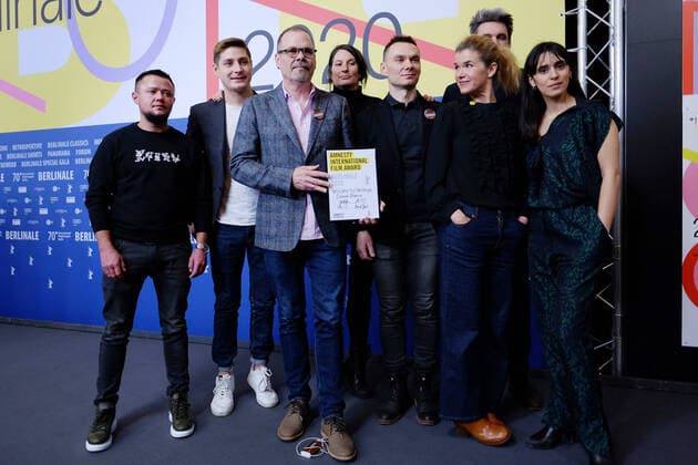 Regisseur David France mit dem Amnesty International Filmpreis für den Film WELCOME TO CHECHNYA anlässlich der Preisverleihung von unabhängigen Jurys der 70. Internationalen Filmfestspiele Berlin snapshot-photography xK.M.Krause