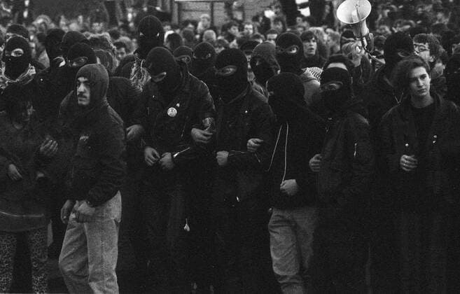 Autonomendemo in Ostberlin Deutschland, Berlin, 03.10.1990, Alexanderplatz, erste Autonomendemo in Ostberlin anl. des Tags der Wiedervereinigung am 3. Oktober 1990, Â *** Autonomy Demo in East Berlin Germany, Berlin, 03 10 1990, Alexanderplatz, first autonomy demo in East Berlin on the day of the reunification on 3 October 1990, Â
