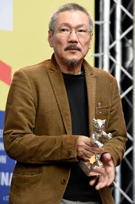 Hong Sang-soo (Silberner Bär Beste Regie Domangchin yeoja The Woman Who Ran Die Frau, die rannte ) bei der Pressekonferenz der Preisträger auf der Berlinale 2020 70. Internationale Filmfestspiele Berlin im Hotel Grand Hyatt. Berlin, 29.02.2020