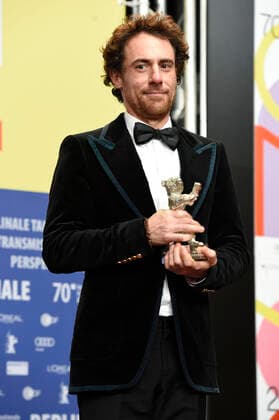 Elio Germano (Silbener Bär Bester Darsteller Volevo nascondermi Hidden Away )bei der Pressekonferenz der Preisträger auf der Berlinale 2020 70. Internationale Filmfestspiele Berlin im Hotel Grand Hyatt. Berlin, 29.02.2020
