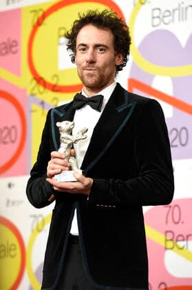 Elio Germano (Silbener Bär Bester Darsteller Volevo nascondermi Hidden Away )bei der Pressekonferenz der Preisträger auf der Berlinale 2020 70. Internationale Filmfestspiele Berlin im Hotel Grand Hyatt. Berlin, 29.02.2020