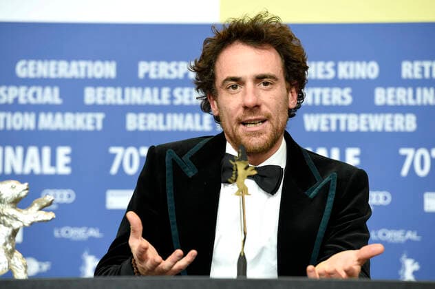 Elio Germano (Silbener Bär Bester Darsteller Volevo nascondermi Hidden Away )bei der Pressekonferenz der Preisträger auf der Berlinale 2020 70. Internationale Filmfestspiele Berlin im Hotel Grand Hyatt. Berlin, 29.02.2020