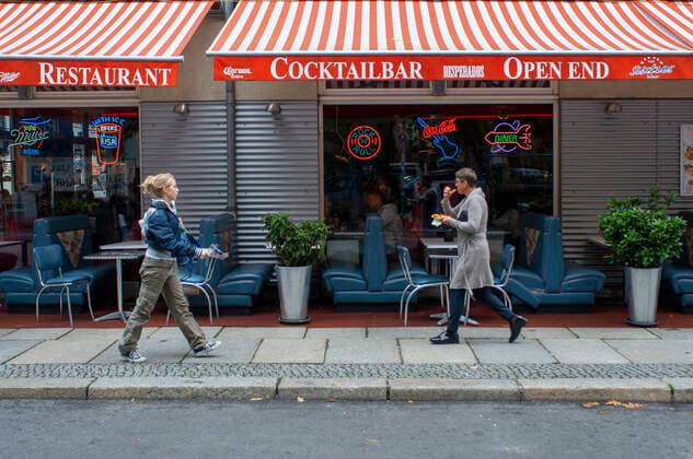 Berlin, guests sit at the Open end restaurant in Mitte Berlin Germany Berlin Brandenburg Germany Copyright: xSergixReboredox xVWPicsx SRE-BY4987
