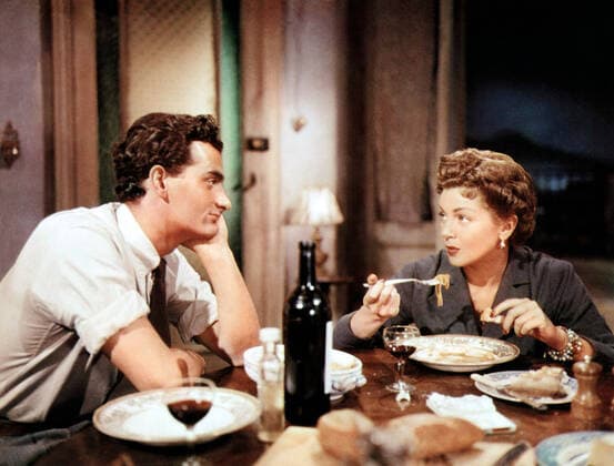 FLAME AND THE FLESH, from left: Bonar Colleano, Lana Turner, 1954 Courtesy Everett Collection PUBLICATIONXNOTxINxCANxCHNxFRAxITAxJPNxNORxPOLxRUSxESPxUKxUSA Copyright: xCourtesyxEverettxCollectionx M8DFLAN EC007