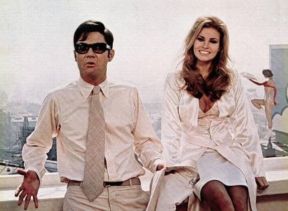 MYRA BRECKINRIDGE, from left: Rex Reed, Raquel Welch, 1970, TM & Copyright Ã‚Â© 20th Century Fox Film Corp. courtesy Everett Collection Â©20thCentFox Courtesy Everett Collection PUBLICATIONXNOTxINxCANxCHNxFRAxITAxJPNxNORxPOLxRUSxESPxUKxUSA Copyright: xÃ‚Â©20thCentFox CourtesyxEverettxCollectionx M8DMYBR FE007