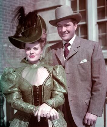 ONE SUNDAY AFTERNOON, Janis Paige, Dennis Morgan, 1948 Courtesy Everett Collection PUBLICATIONXNOTxINxCANxCHNxFRAxITAxJPNxNORxPOLxRUSxESPxUKxUSA Copyright: xCourtesyxEverettxCollectionx M8DONSU EC006