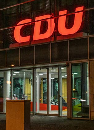 Konrad -Adenauer Haus, CDU-Logo , Parteizentrale der CDU in Berlin, Bundesgeschäftsstelle der CDU, .