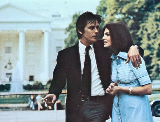 SCORPIO, Alain Delon, Gayle Hunnicutt, 1973 Courtesy Everett Collection PUBLICATIONXNOTxINxCANxCHNxFRAxITAxJPNxNORxPOLxRUSxESPxUKxUSA Copyright: xCourtesyxEverettxCollectionx M8DSCOR EC006
