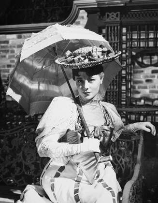 AN IDEAL HUSBAND, Glynis Johns, 1947. TM & Copyright Ã‚Â©20th Century Fox Film Corp. All rights reserved courtesy Everett Collection PUBLICATIONXNOTxINxCANxCHNxFRAxITAxJPNxNORxPOLxRUSxESPxUKxUSA Copyright: xÃ‚Â©20thCentFox CourtesyxEverettxCollectionx MBDANID FE001