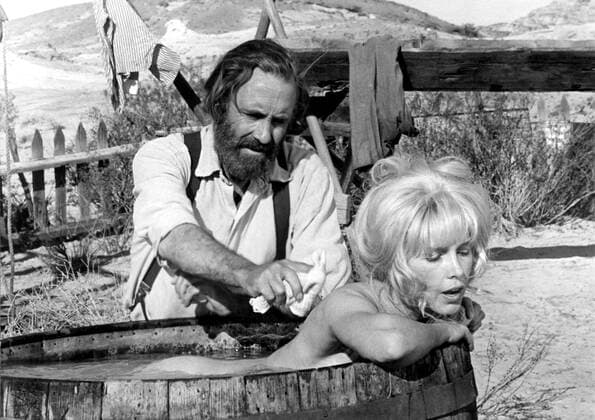 THE BALLAD OF CABLE HOGUE, Jason Robards, Stella Stevens, 1970 Courtesy Everett Collection PUBLICATIONXNOTxINxCANxCHNxFRAxITAxJPNxNORxPOLxRUSxESPxUKxUSA Copyright: xCourtesyxEverettxCollectionx MBDBAOF EC025