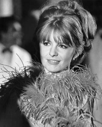 THE BUTTERCUP CHAIN, Jane Asher, 1970 Courtesy Everett Collection PUBLICATIONXNOTxINxCANxCHNxFRAxITAxJPNxNORxPOLxRUSxESPxUKxUSA Copyright: xCourtesyxEverettxCollectionx MBDBUCH EC012