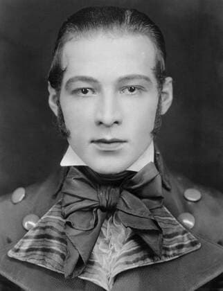 Rudolph Valentino in THE EAGLE, 1925 Courtesy Everett Collection PUBLICATIONXNOTxINxCANxCHNxFRAxITAxJPNxNORxPOLxRUSxESPxUKxUSA Copyright: xCourtesyxEverettxCollectionx MBDCAMI EC003