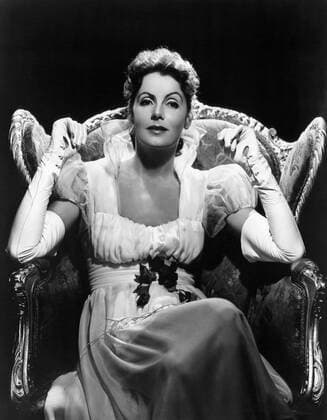 CONQUEST, Greta Garbo, portrait by Clarence Sinclair Bull, 1937 Courtesy Everett Collection PUBLICATIONXNOTxINxCANxCHNxFRAxITAxJPNxNORxPOLxRUSxESPxUKxUSA Copyright: xCourtesyxEverettxCollectionx MBDCONQ EC018
