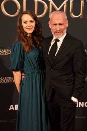 Premiere - Narziss und Goldmund Wien, 03. 03. 2020 Johannes KRISCH, Larissa FUCHS *** Premiere Narcissus and Goldmund Vienna, 03 03 2020 Johannes KRISCH, Larissa FUCHS